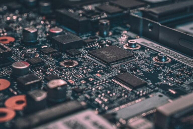 The Silicon Foundry Breakthrough: 1nm Gate Architecture Enters Commercial Fab Trials